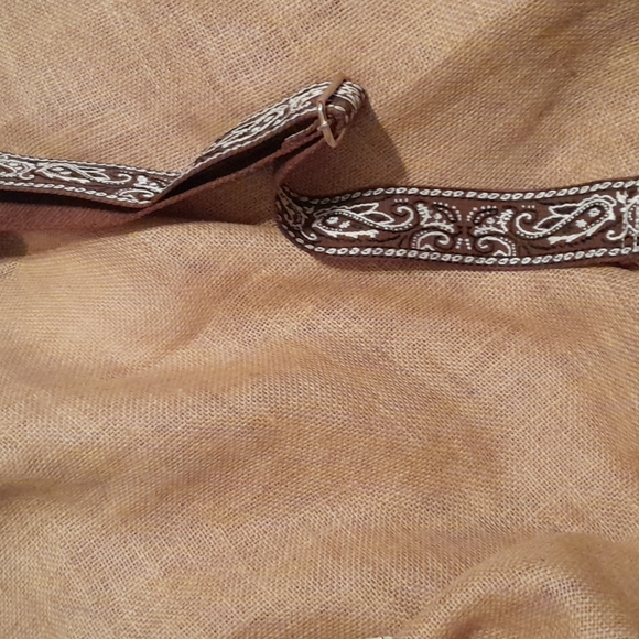 ADJUSTABLE STRAP WESTERN, BANDANA PRINT - Picture 2 of 2